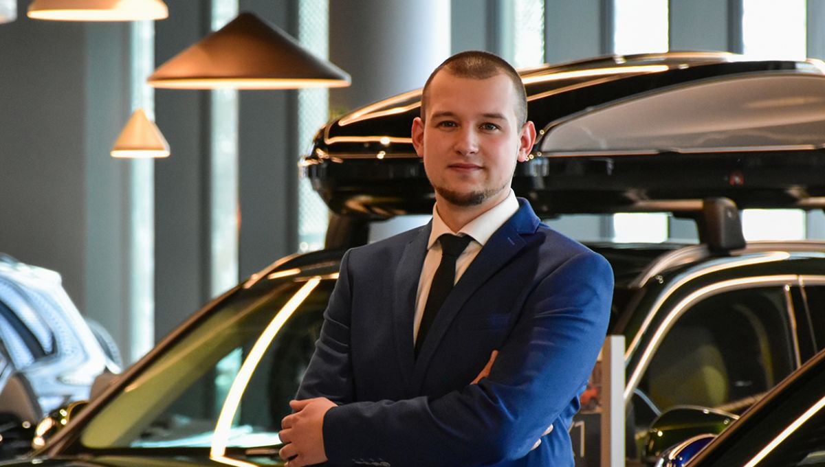 Adrian Jaworski Asystent Działu Sprzedaży Samochodów Używanych